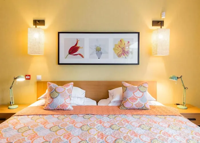 Birdsong Sol Village فيلامورا
